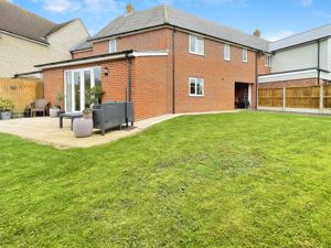 FURZE CRESCENT- click for photo gallery